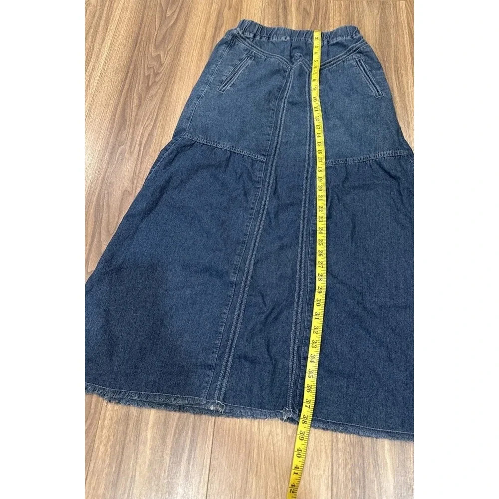 Vintage Y2K ebossy Jeans, maxi denim skirt size small